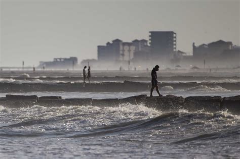 A view of tropical storm imelda on her way to houston, tx. Houston weather updates: Aug. 25 - HoustonChronicle.com