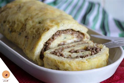 Roulé de pommes de terre à la viande hachée