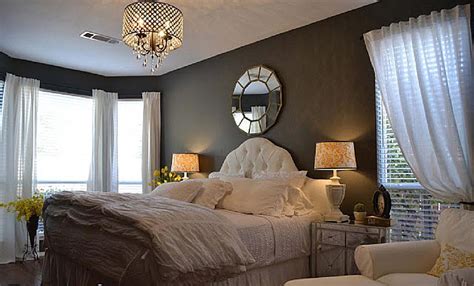 Romantic bedroom ideas love is in the air. having met your partner and getting married to them is a dream of everyone. Romantic Bedroom Decorating Ideas