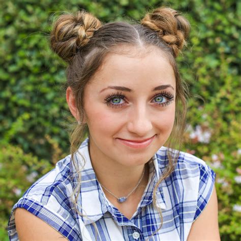 How do you do cute easy hairstyles by yourself