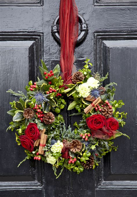 A Traditional Christmas Door Wreath Oasis Floral Products Christmas