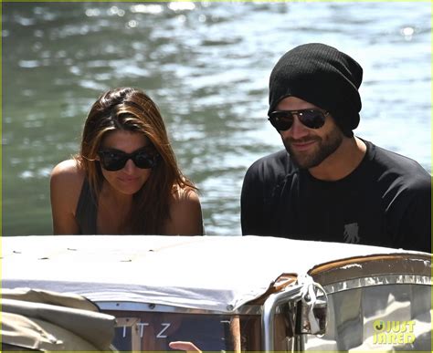 Jared Padalecki And Wife Genevieve Go For Boat Ride Through The Venice Canals Photo 4592527