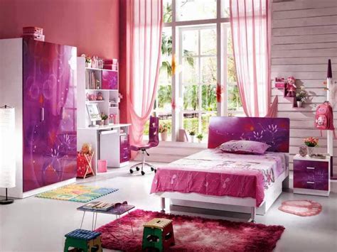 The pink color and cute appearance make this hello kitty famous all around the world. Hello Kitty Bedroom Photos - AyanaHouse