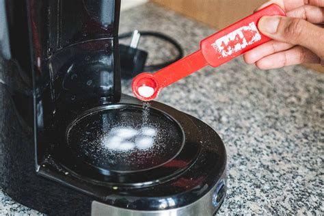 Repeat until all the baking soda residue is gone. How To Clean Warming Plate On Coffee Maker (Quick And Easy)