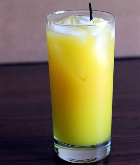 Maybe you would like to learn more about one of these? Monkey in a tree | Mix That Drink | Liqueur drinks, Drinks ...