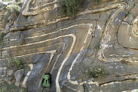 Asymmetric Folds In Marble And Quartzite Geology Pics