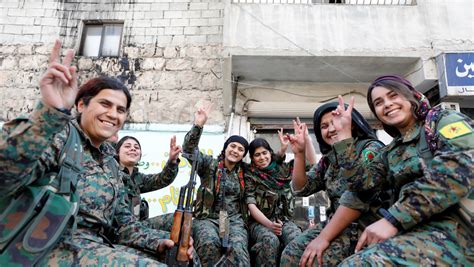 Interview mit YPJ Kommandantin Kurdistan Washukanî Women Defend Rojava