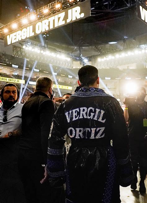 Photos Vergil Ortiz Jr Knocks Out Maurice Hooker In Main Event After