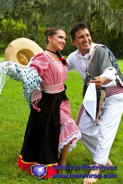 Te damos el listado de los 10 juegos infantiles tradicionales más populares y te explicamos cómo se juega. Tondero (Piura) | Traje tipico de peru, Traje de marinero ...
