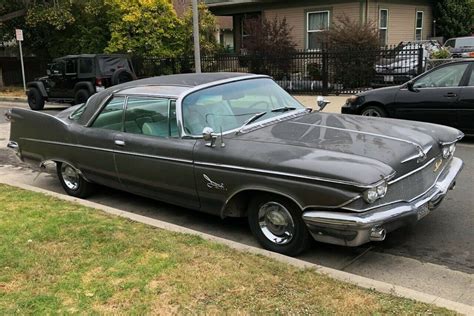 1960 Imperial Crown Hardtop 1 Barn Finds