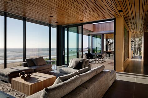 From the street, they are dramatic to behold. Finley Beach House - A Transparent Beachfront Residence By ...