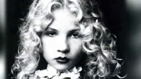 Irina Ionesco condamnée pour les photos érotiques de sa fille enfant