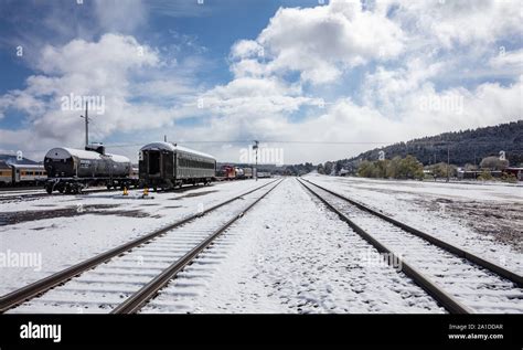 Covered Wagon And Locomotive Hi Res Stock Photography And Images Alamy