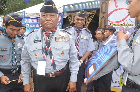 Kami pengakap malaysia, harapan nusa dan bangsa, berikrar setia, pada pertiwi tercinta, melatih generasi muda, menjadi insan yang berguna, persetaan pengakap, teras dipegang bersama Unik Kontinjen Johor : Jambori Malaysia Ke-12 & Terengganu ...