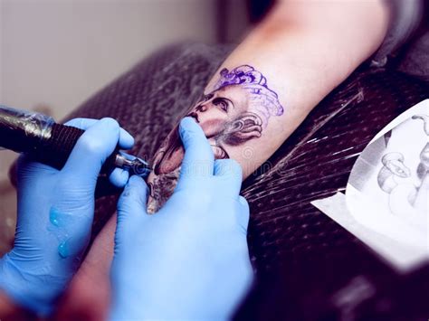Master Of Tattoo Is Making His Work Editorial Image Image Of Present