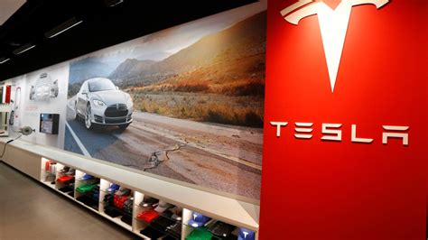 Tesla Starts Judging Owners It Charged 10000 For Self Driving