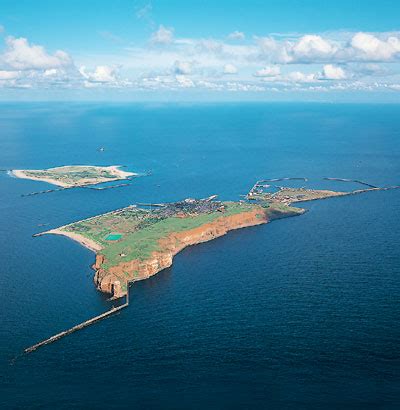 Helgoland ist nordseeheilbad und die einzige deutsche hochseeinsel und liegt in der nordsee. Helgoland - Grün, Rot und Weiß - Willibrord ...