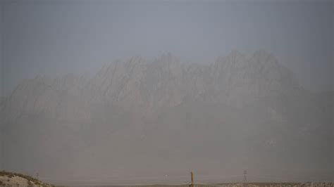High winds cause power outages in Las Cruces