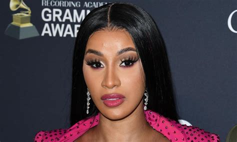 This group is for everyone who loves cardi b and her music! Cardi B's makeup artist shared a beauty breakdown of the ...