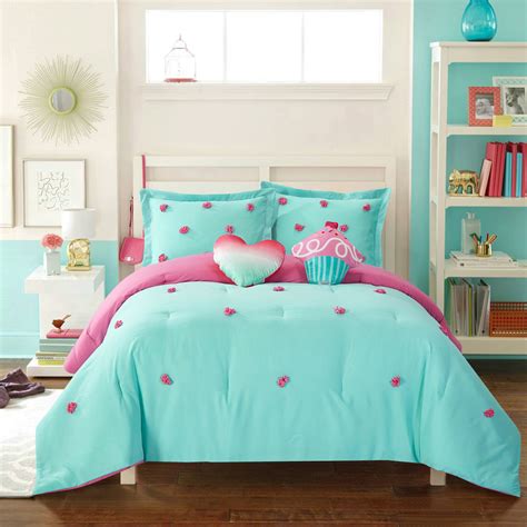 Our kids' bedding category offers a great selection of kids' comforters & sets and more. Better Homes & Gardens Kids Pom Pom Comforter Set ...
