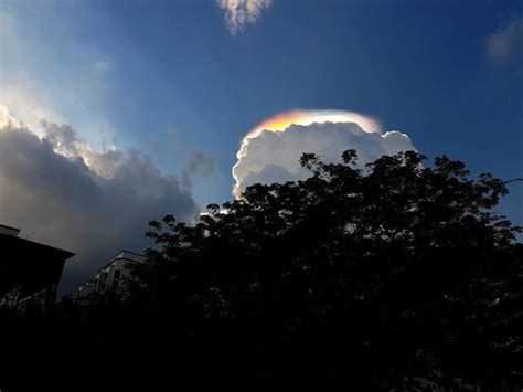 Iridescent Cumulonimbus Cloud Appears Over Singapore In Pictures