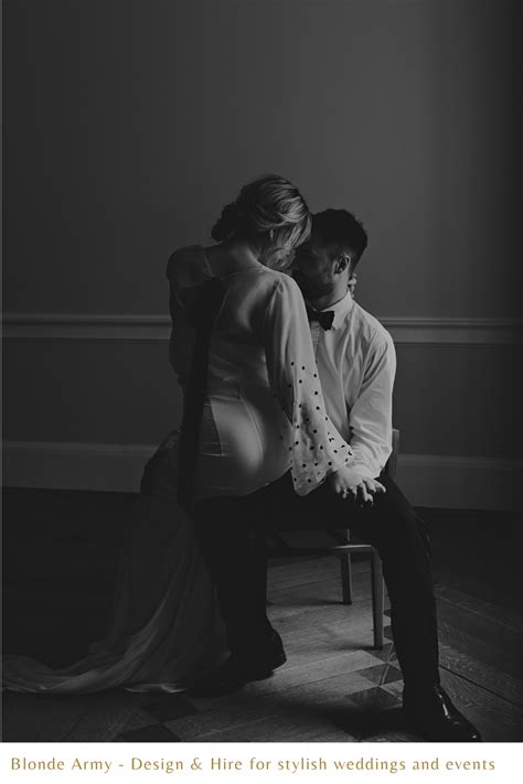 Black And White Emotive Photography Свадебные фотографии