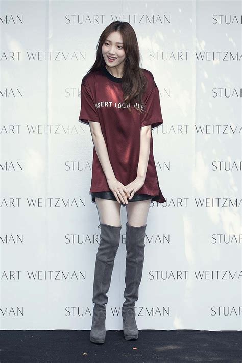Lee sung kyung is a south korean actress and model. Lee Sung-Kyung attends the STUART WEITZMAN 2016 FW ...