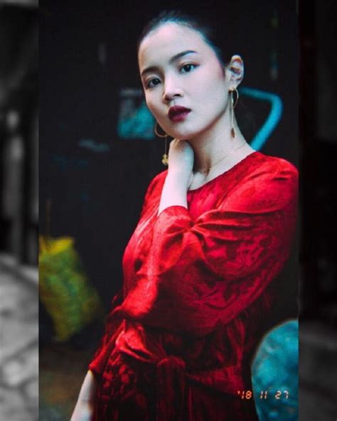 기존의 스타일을 유지하면서, yg베어 크렁크와 함께 한 뮤직비디오를 통해 귀여움을. 이하이, 홍콩영화에서 튀어 나온 미인 느낌…'고혹美 ...