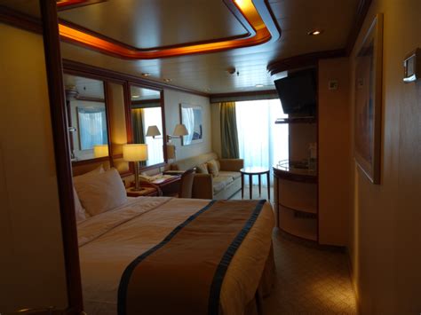 Jamie salé and david pelletier (olympic gold medalists). Mini-Suite, Cabin Category MA, Island Princess