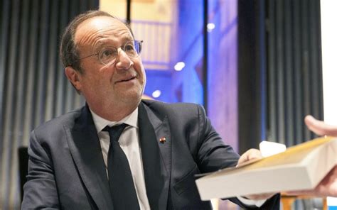 François Hollande Le Pays Attend Des Solutions Pas Une Dissolution