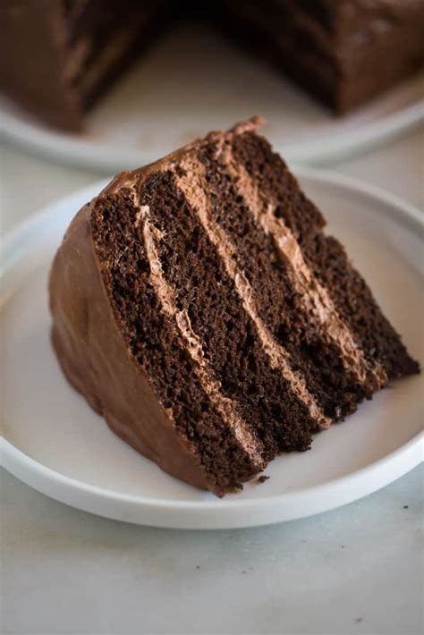 Layer cake filling and thick glaze: Chocolate Cake with Chocolate Mousse Filling- Tastes ...