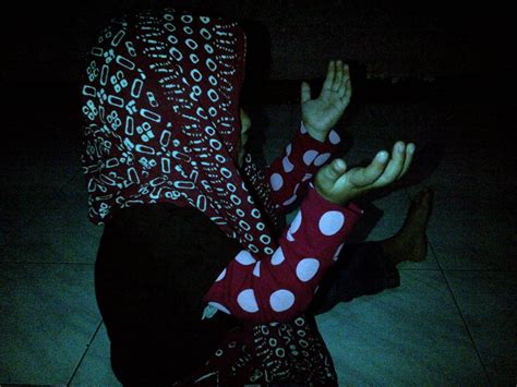 Aug 13, 2010 · sub page ini saya buat untuk rekan2 yang ingin memperdalam sholat fardhu dengan meyakini dimana sholat merupakan sebuah media (ritual) berkomunikasi antara mahluk dengan sang pencipta allah swt. Kumpulan Doa Mustajab Pembuka Pintu Rezeki