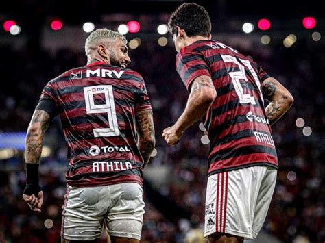 Hi it's albert from flamingo! Flamengo pode bater de frente com o Bayern, afirma jogador ...