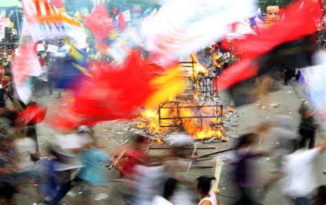 Filipino Protesters Rejoice While Burning Effigy Editorial Stock Photo