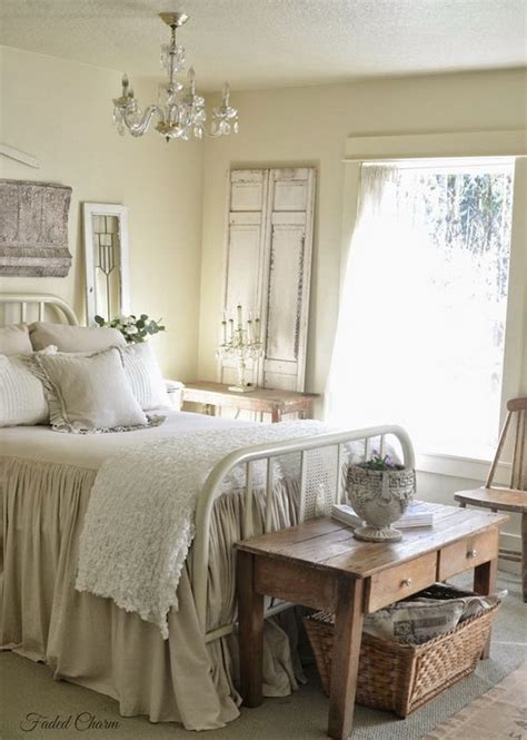 30 Cool Shabby Chic Bedroom Decorating Ideas For