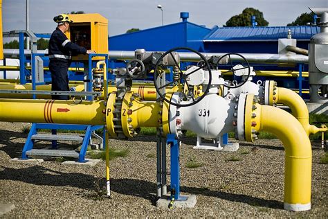 Graniczy z słowenią , polską , czechami oraz węgrami. Jest wykonawca gazociągu Polska-Słowacja | cng-lng.pl