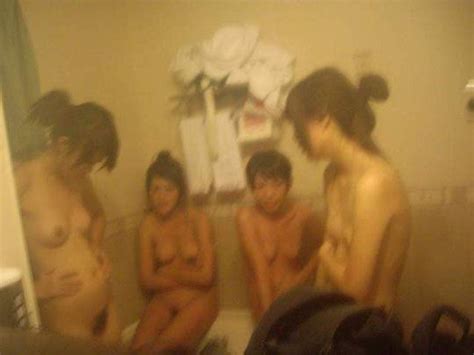 韓国のJK5人が風呂場でふざけて撮った全裸写真9枚 世界の美少女ヌード