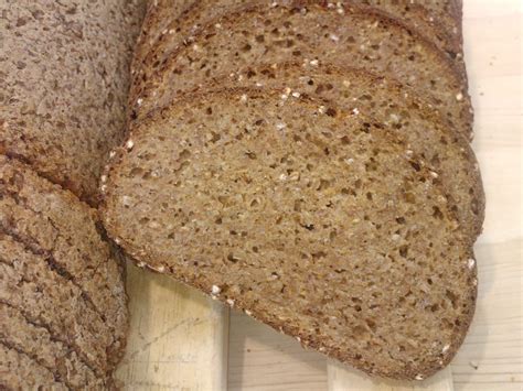 The cuisine of germany (german: Rheinisches Vollkornbrot / Rheinisches Schwarzbrot ...