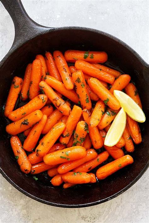 Honey Sriracha Roasted Carrots Roasted Baby Carrots In A Sweet And