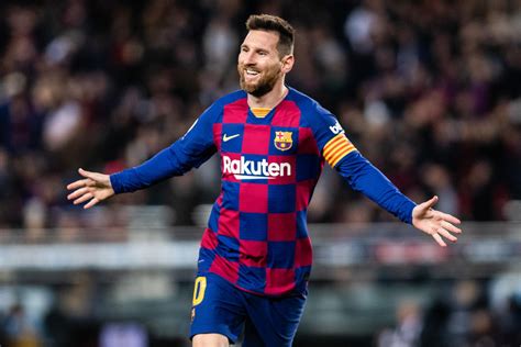 Lionel messi is an argentine professional footballer who plays as a forward for spanish club fc barcelona and the argentina national team. Barça : Toutes les stats de Messi dévoilées, attention au ...