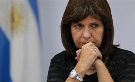 Si bien el audio de patricia bullrich refleja en parte por qué este funcionario logró convencerla sin mucho esfuerzo, da cuenta de que la máxima autoridad en seguridad permitió un plan de exterminio. Patricia Bullrich dijo que "si estuviera en el Parlamento ...