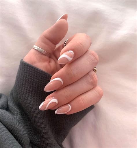 20 Fashionable Almond Nails For 2021 IdeasDonuts