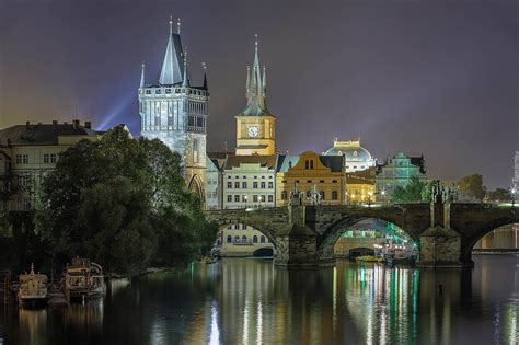 Czechy interesujące miejsca i atrakcje turystyczne jakie udało nam się odwiedzić opisujemy z najdrobniejszymi szczegółami. Czechy, Praga, Zamek, Zabytek, Most, Rzeka
