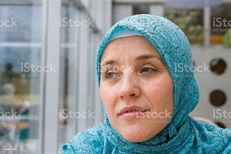 Islamic Muslim Woman Stock Photo Download Image Now Islam Looking