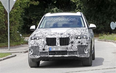 2019 Bmw X7 Spied Near The Nurburgring Looking As Massive As Ever