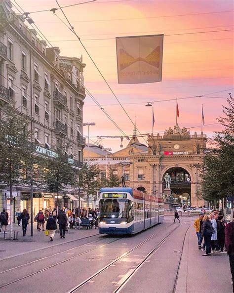 Rush worldwide & apc overnight is the refreshing alternative to faceless delivery companies. Harry & Carrie | Zürich on Instagram: "Evening rush hour ...