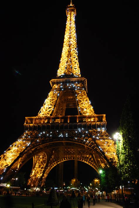 Picture Of The Day The Eiffel Tower At Night May 6th 2014