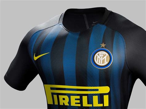 El inter se colocó en la cima de la clasificación, un punto por encima de la roma, del milan, del napoli, que jugarán este fin de semana, y de. Inter Milan thuisshirt 2016-2017 - Voetbalshirts.com