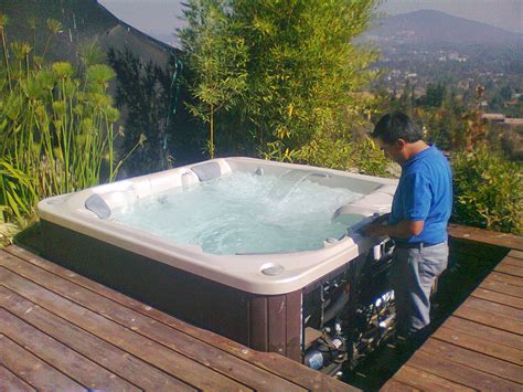 Instalación De Los Spas Jacuzzis Exterior Web Del Hidromasaje