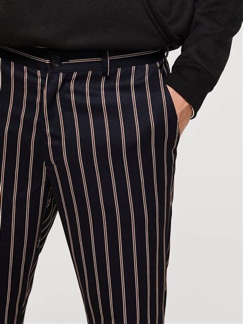 Trouvez votre annonce de pantalons homme d'occasion à vendre ou acheter parmi nos débarras pantalons homme occasions sur paruvendu mondebarras. Homme Pantalon rayé | SHEIN France